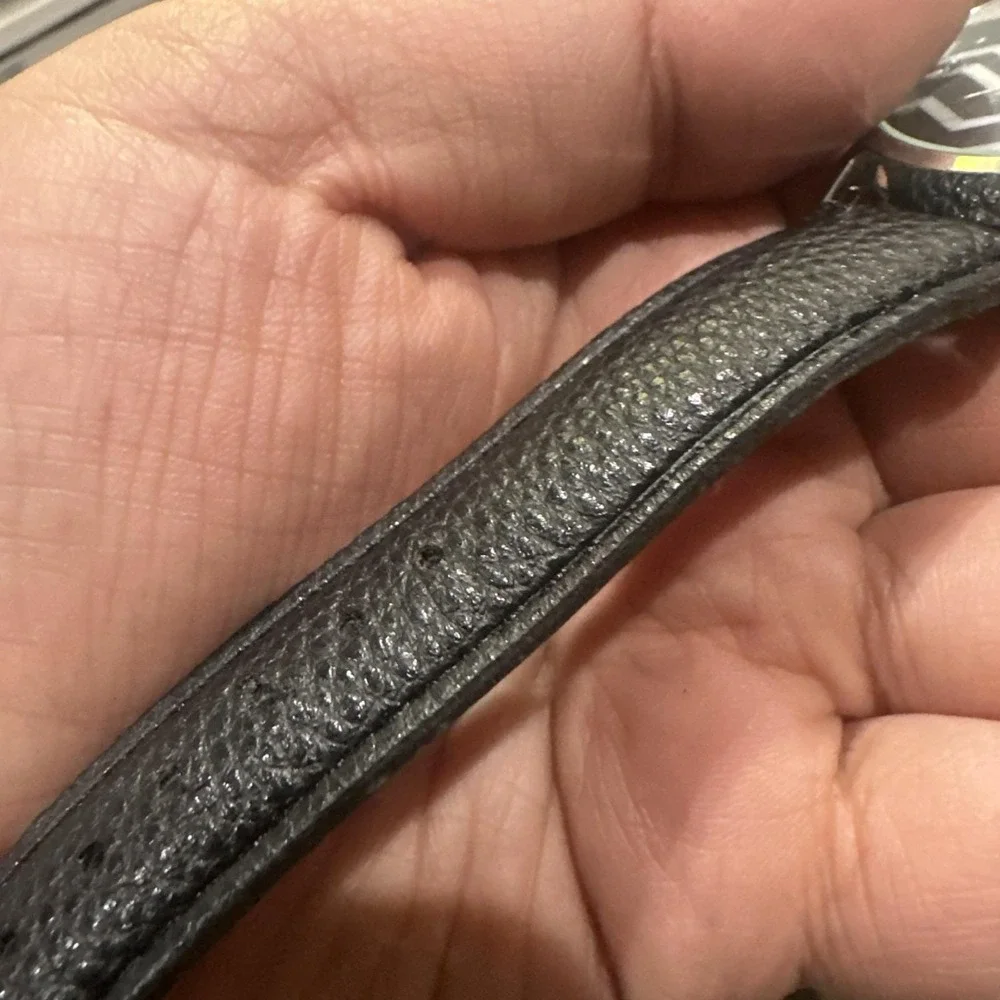 Working 40mm Zig‎ Zag Black & White Gold Tone Watch With Black Leather Strap